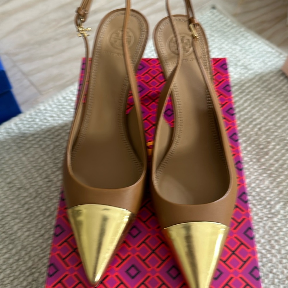 Tory Burch, taupe and gold sling backs. Call the Penelope.